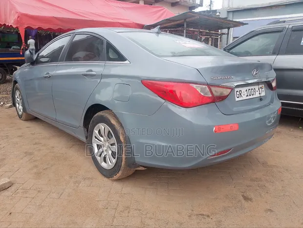 Hyundai Sonata 2012 - 1
