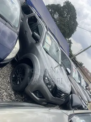 2020 Nissan Navara Brown