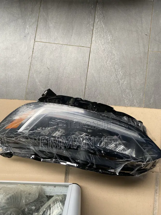 Honda HR-V Full LED Headlight - Brand New - 1