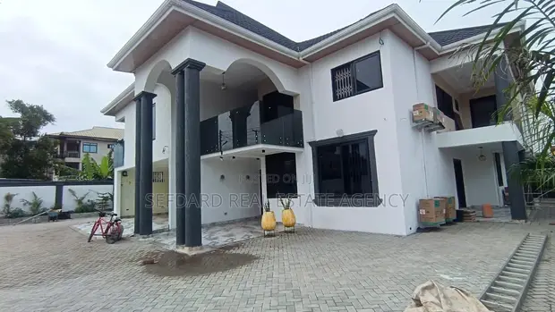 6-Bedroom House with Boys' Quarters for Rent in Tse Addo - 1
