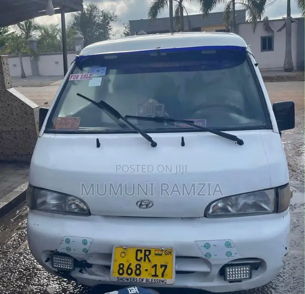 Hyundai H-100 2000 White - 1