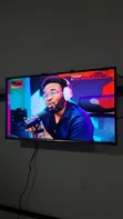 Samsung 32" Smart Digital TV - 4