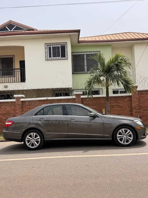 2011 Mercedes-Benz E350 Base 4Matic Sedan AWD - 1