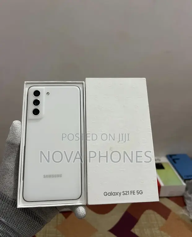 New Samsung Galaxy S21 FE 128GB White - 1