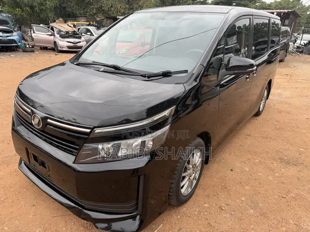 Toyota Voxy ZS 2WD 8-Seater 2014 Black - 1