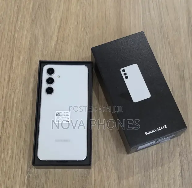 New Samsung Galaxy S24 FE 256GB White - 1