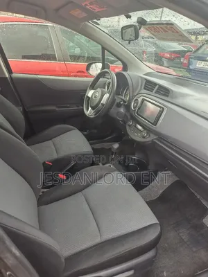 Toyota Vitz 1.3 FWD 5dr 2013 Black