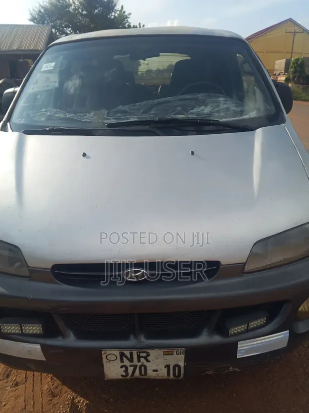 Hyundai H200 2010 Gray - 1