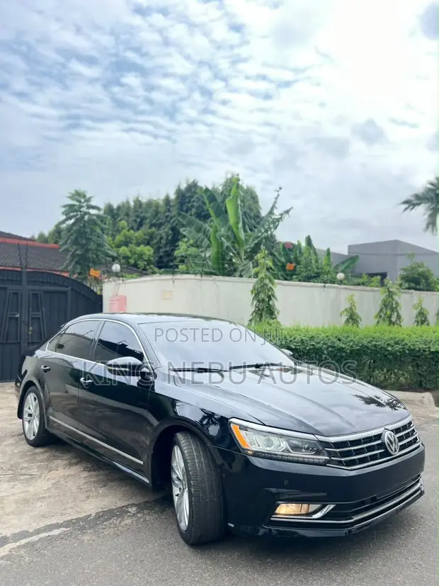Volkswagen Passat 2.0T SE R-Line 2019 Black - 1