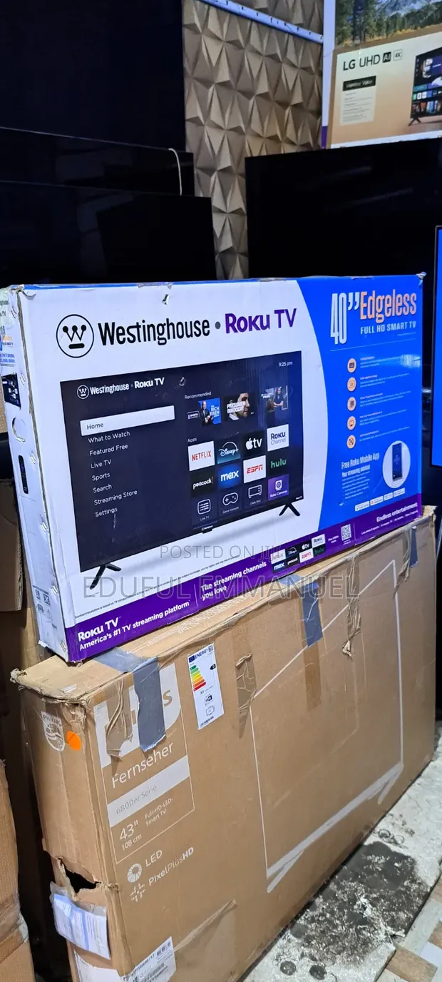 Westinghouse 40" Smart Full HD Roku TV - 1