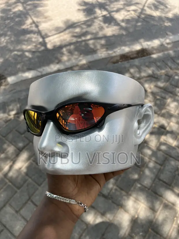 Retro Sporty Sunglasses - Black, Polarized - 1