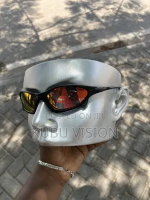 Retro Sporty Sunglasses - Black, Polarized