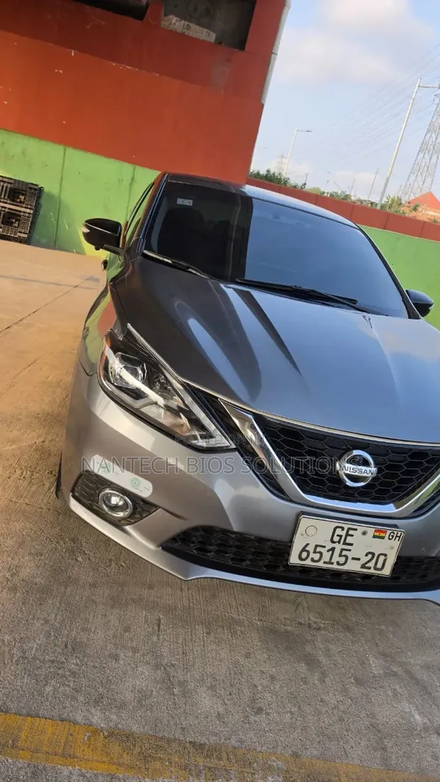 Nissan Sentra SR 2017 Gray - 1