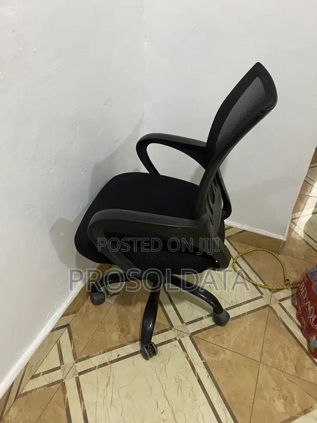 YORK Office Swivel Chair - Black - 1