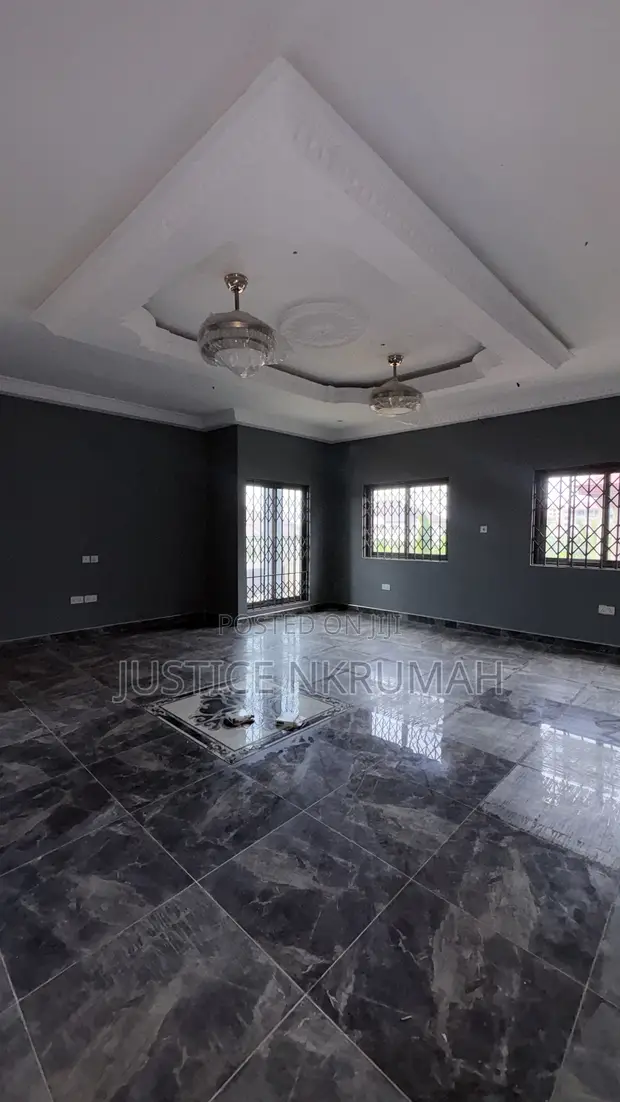 6-Bedroom Duplex Apartment for Rent in Mr. Justice Estate, Bortiano - 1