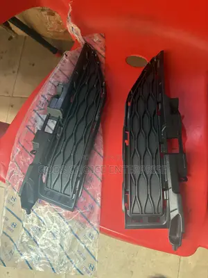 Hyundai Kona Front Bumper Moulding (2016-2018)