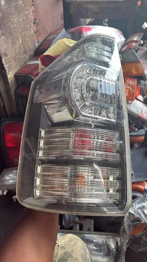 Toyota Voxy Second Gen Tail Lights - 1