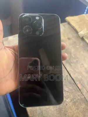 iPhone 15 Pro Max 16GB Black (Refurbished)