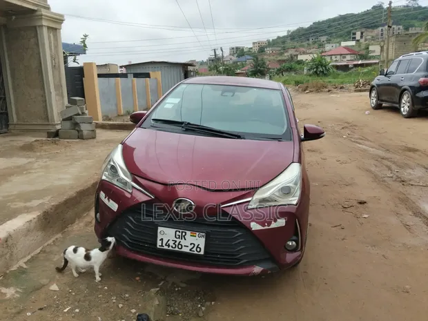 2018 Toyota Vitz 1.3 FWD 5dr Brown - 1