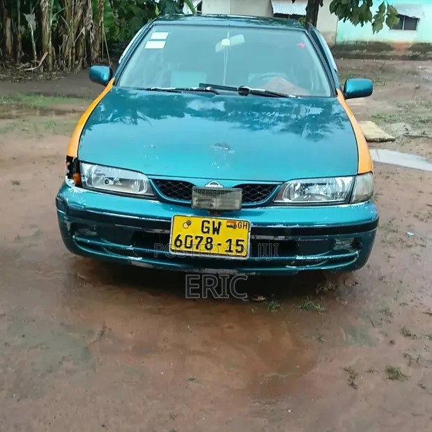 Nissan Almera Tino 2002 Green - 1