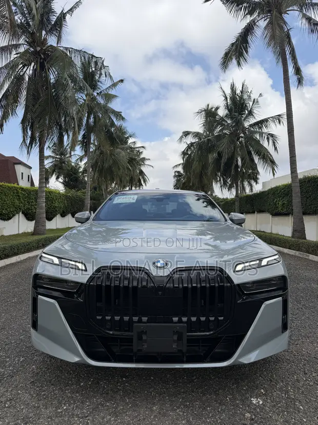 BMW 740i 2023 Gray - 1