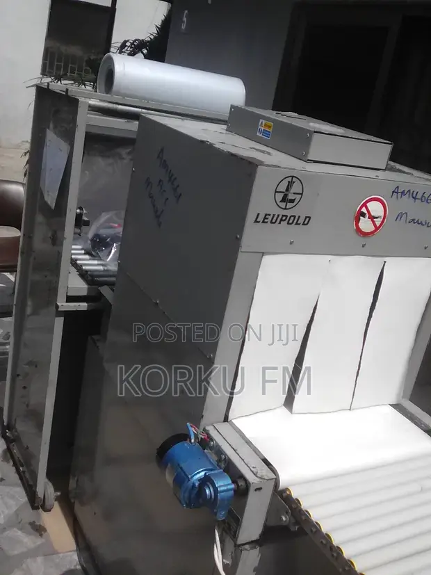 Industrial Shrink Wrapper and Sealer Machine - 1