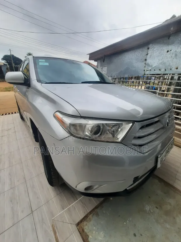 Toyota Highlander SE 3.5L 4WD 2013 Silver - 1