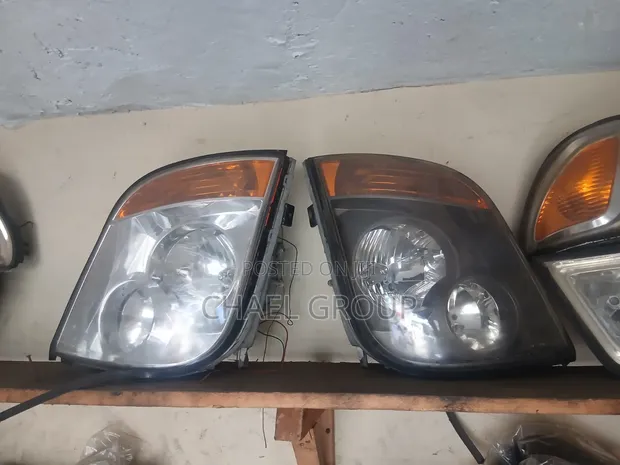 Hyundai Headlight Assembly - 1