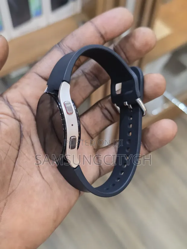 Samsung Galaxy Watch 5 44mm (Used) - 1