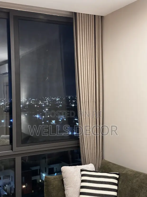 Modern Luxury Window Blinds - 1