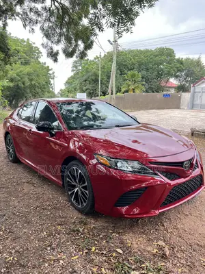 2019 Toyota Camry SE (2.5L) Red