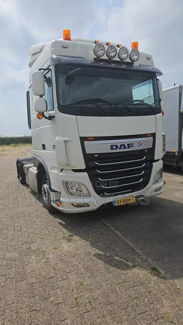 DAF LF Tractor Head 2024 White - 1