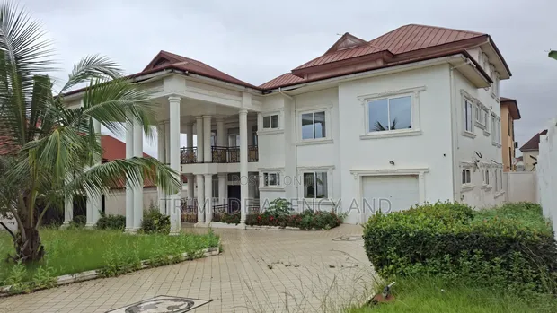 7-Bedroom House for Sale in Trimude Agency, Kumasi - 1
