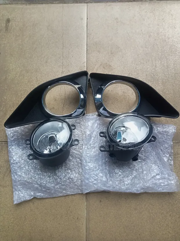 Toyota Corolla 2009 Fog Light Cover - 1
