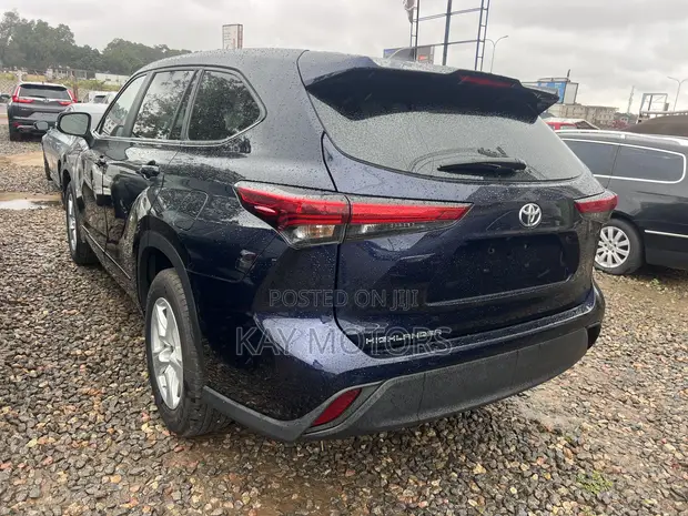 2022 Toyota Highlander LE Blue - 1