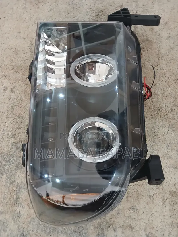 Toyota Tundra 2007 Headlights (Brand New) - 1