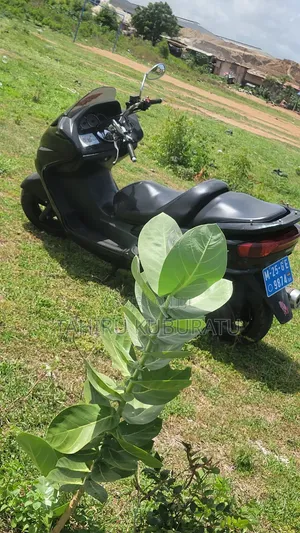 Yamaha Majesty Scooter - Black