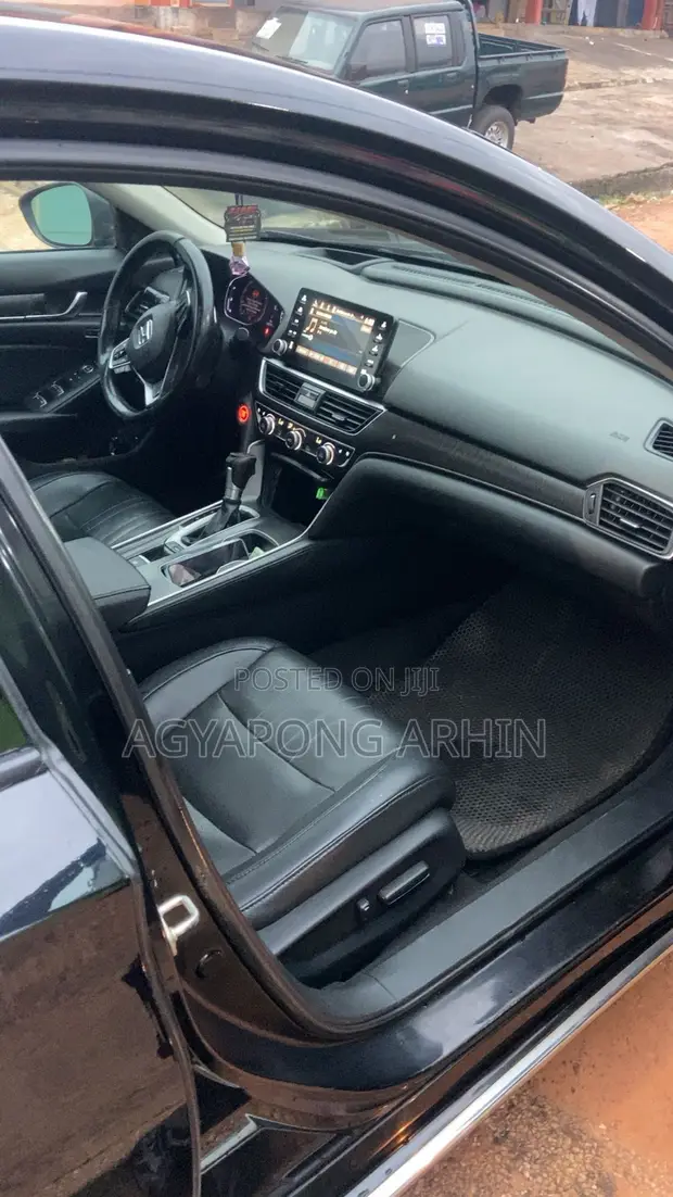 2018 Honda Accord Touring Black - 1