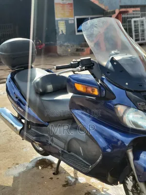 Suzuki Burgman 650 Executive Scooter (2012)