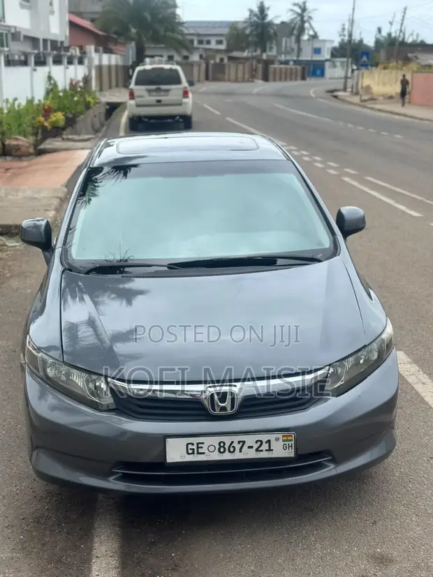Honda Civic 2012 Silver - 1