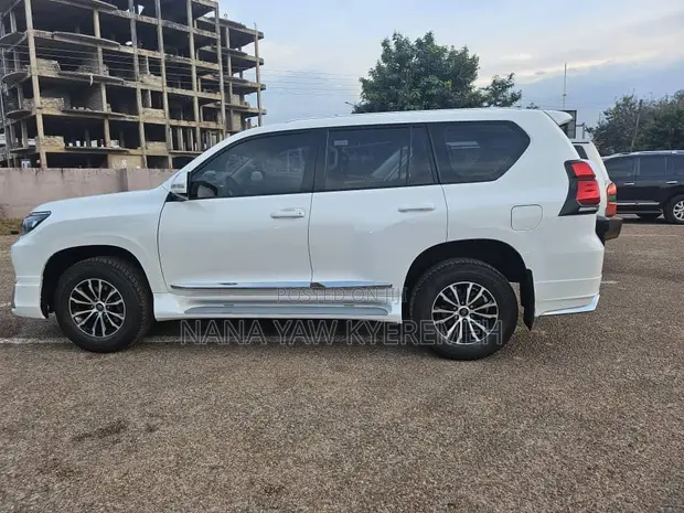 Toyota Land Cruiser Prado 4.0 Petrol TX-L 2017 White - 1