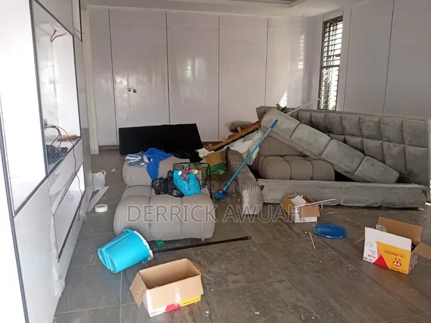Decan Cleaning Service: Residential, Commercial & Industrial Cleaning - 1