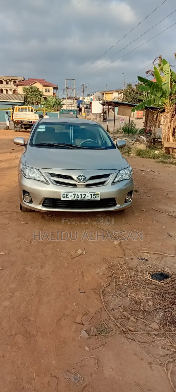 Toyota Corolla LE 2013 Silver - 1