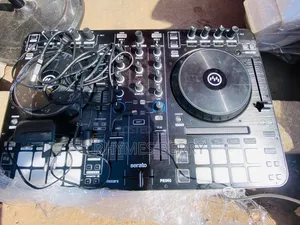 Mixars Primo Serato DJ Controller