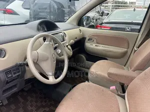 Toyota Sienta 1.5 FWD 2010 - Blue