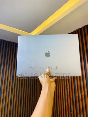 Apple MacBook Pro 2019 15" Intel Core i7 16GB RAM 512GB SSD