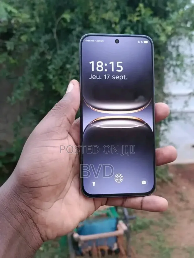 New Tecno Camon 40 Pro 4G 256GB Black - 1