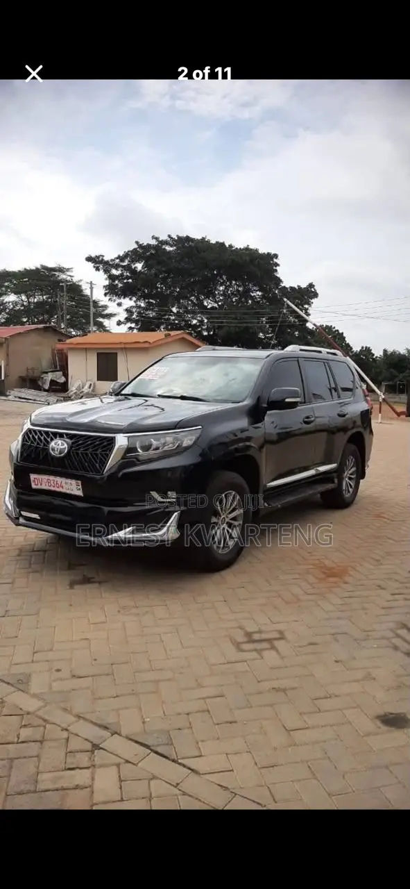 Toyota Land Cruiser Prado 2012 Black - 1