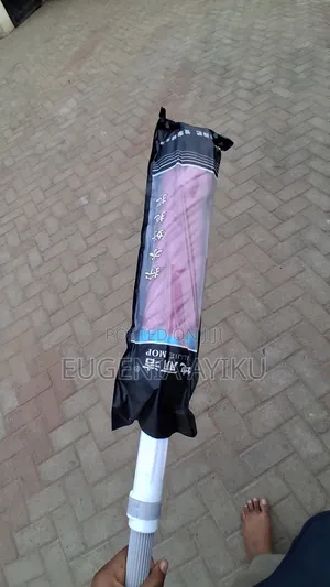 Brand New Self Squeezing Mop