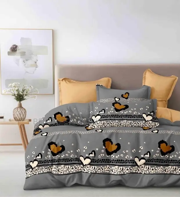 Heart Shaped Design Queen Duvet Set - 1